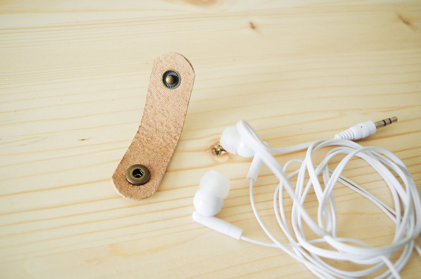 Cord Clip in Gold