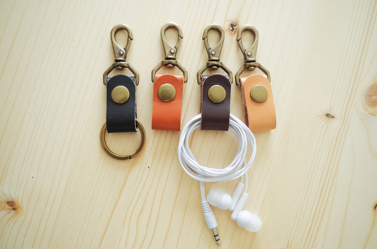 Swivel Snap Cord Clip in Dark Brown